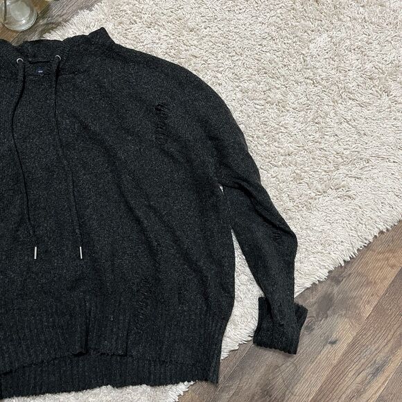 American Eagle Oversized Edgy Vintage-Inspired Distressed Hooded Cropped Sweater - Picture 7 of 7